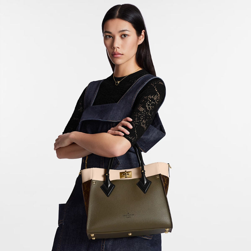 LV オンマイサイド MMRef: M55302